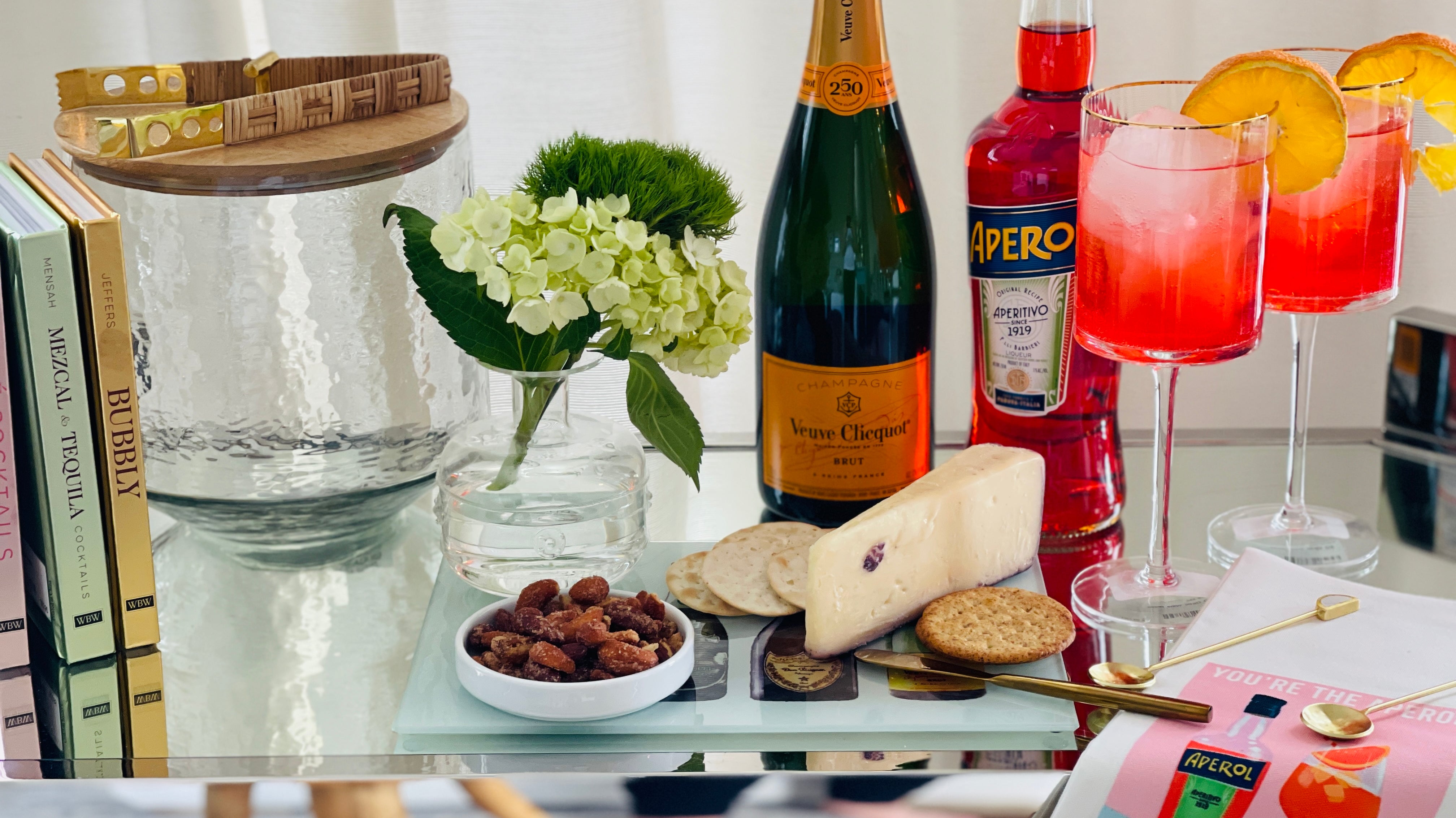 How to create a Gorgeous and Memorable Bar Cart for your next party!